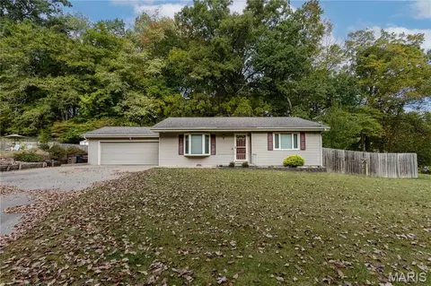 1811 Timberlane Dr, Cape Girardeau, MO 63701