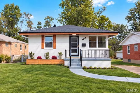 3943 E Dallas Ct, Saint Louis, MO 63125