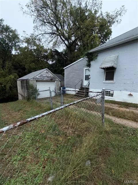 1908 Central Ave, Alton, IL 62002 photo 9