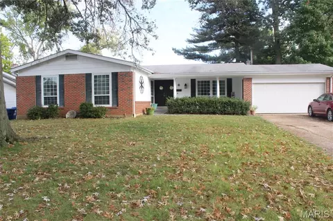 6 Cornflower Ct, Florissant, MO 63033