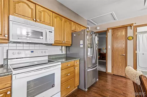 Kitchen - 869 Woodridge Dr, Arnold, MO 63010 photo 2 of 2
