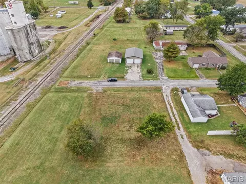 206 N 3rd St, Baldwin, IL 62217 photo 9