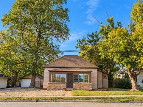 Exterior - 315 E Washington St, Cuba, MO 65453 photo 1 of 10