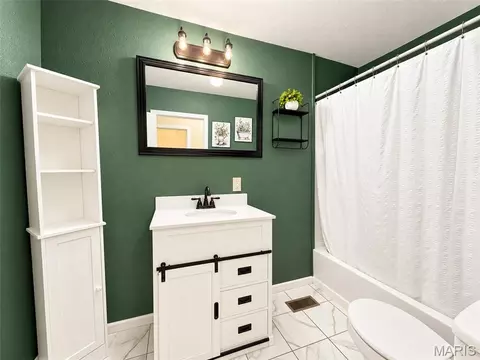 Bath - 315 E Washington St, Cuba, MO 65453 photo 1 of 3