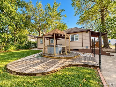 Exterior - 315 E Washington St, Cuba, MO 65453 photo 6 of 10
