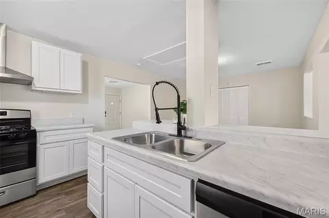 Kitchen - 118 Paul Ave, Ferguson, MO 63135 photo 6 of 8