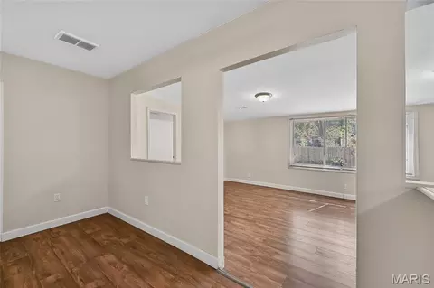 Living - 118 Paul Ave, Ferguson, MO 63135 photo 4 of 6