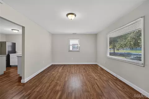 Living - 118 Paul Ave, Ferguson, MO 63135 photo 2 of 6