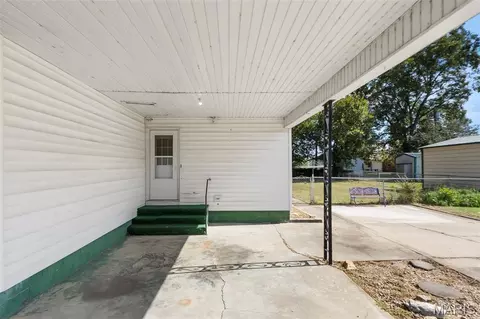 Exterior - 514 Dean, Matthews, MO 63867 photo 4 of 9