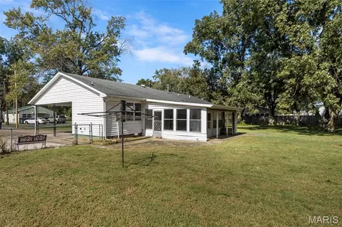 Exterior - 514 Dean, Matthews, MO 63867 photo 5 of 9