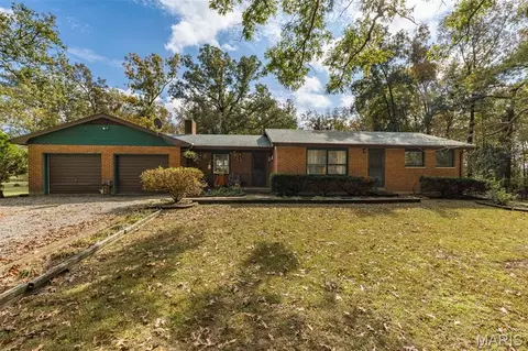 2929 Brune Rd, Farmington, MO 63640