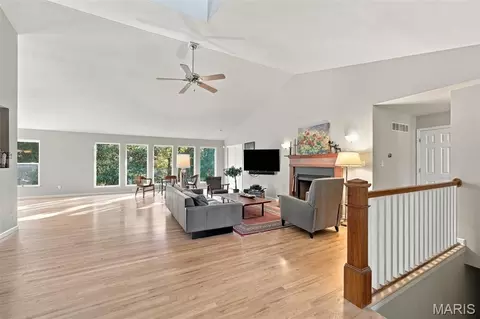 Living - 122 Echo Lake Cir, Eureka, MO 63025 photo 1 of 6