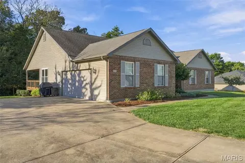 Exterior - 122 Echo Lake Cir, Eureka, MO 63025 photo 10 of 11
