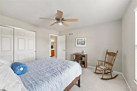 Bedroom - 122 Echo Lake Cir, Eureka, MO 63025 photo 3 of 5