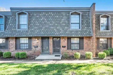 4256 Eiffel Dr, Saint Louis, MO 63125