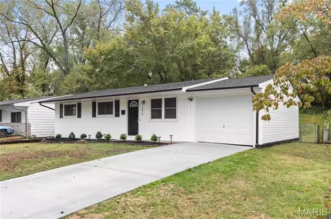 1670 Mowbry Ln, Saint Louis, MO 63136