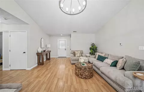 Entry Way - 13640 Tassel Rd, Saint Robert, MO 65584 photo 1 of 2
