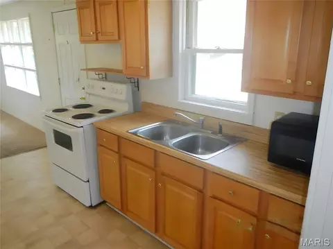Kitchen - 1503 Monroe St, Fulton, MO 65251 photo 1 of 2