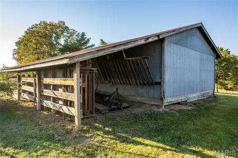 Exterior - 2302 Highway 19, Hermann, MO 65041 photo 10 of 23