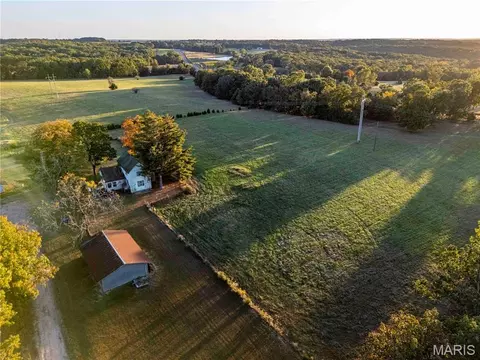 Exterior - 2302 Highway 19, Hermann, MO 65041 photo 2 of 23