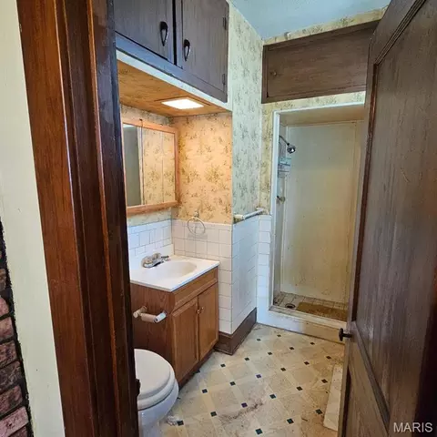 Bath - 6 N Smith St, Smithton, IL 62285 photo 1 of 1