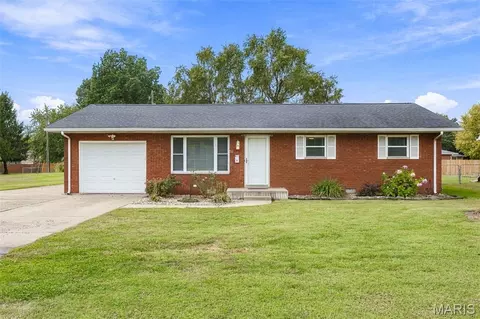55 Country Place Ln, Granite City, IL 62040