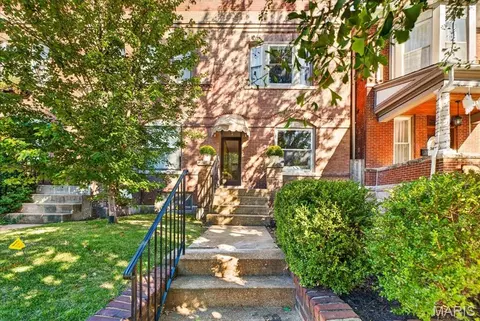 3821 Flad Ave, Saint Louis, MO 63110