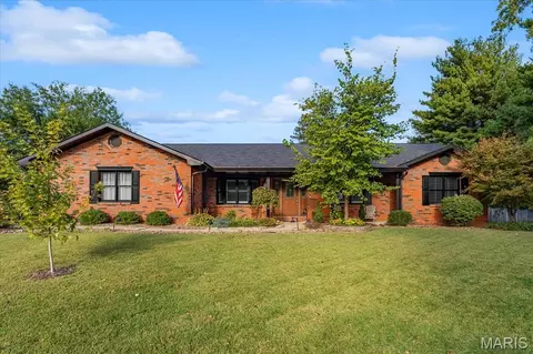 6 Country Maples, Glen Carbon, IL 62034