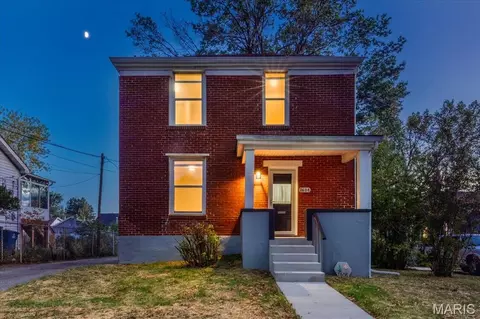 7608 Jerome Ave, Maplewood, MO 63143