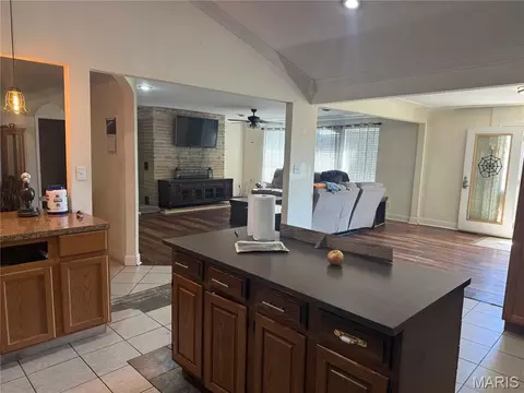 Entry Way - 2707 N Service Rd, Saint Clair, MO 63077 photo 1 of 4