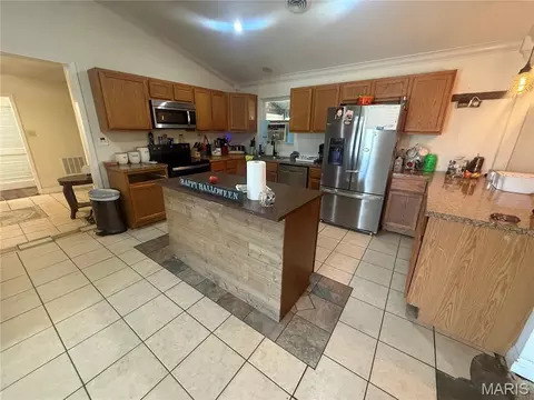 Kitchen - 2707 N Service Rd, Saint Clair, MO 63077 photo 1 of 1