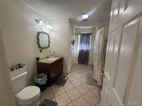 Bath - 2707 N Service Rd, Saint Clair, MO 63077 photo 3 of 3