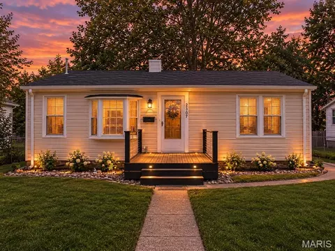 529 Emmons Ave, Saint Charles, MO 63301