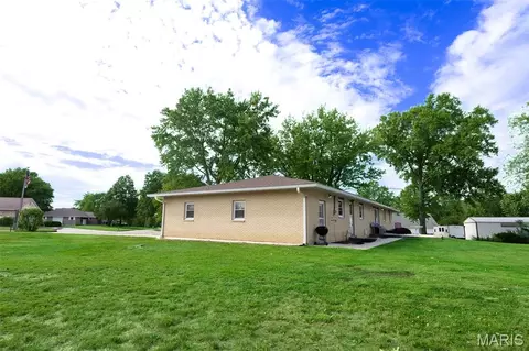 Exterior - 2017 Valley View Rd, Mexico, MO 65265 photo 5 of 9