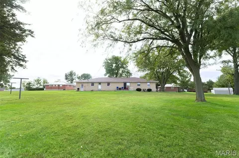 Exterior - 2017 Valley View Rd, Mexico, MO 65265 photo 8 of 9