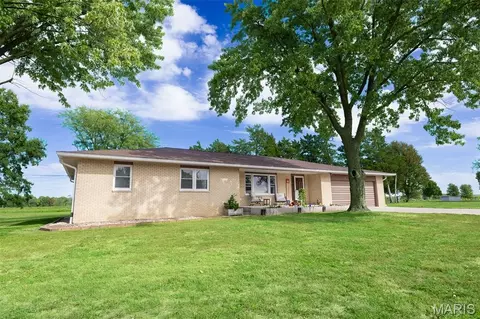 Exterior - 2017 Valley View Rd, Mexico, MO 65265 photo 2 of 9