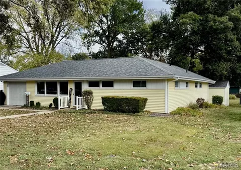 502 Shannon Dr, Greenville, IL 62246