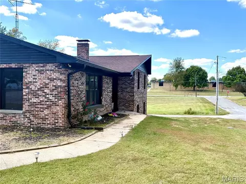 701 S Ridge Ave, Steeleville, IL 62288 photo 3