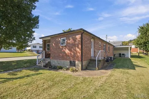 Exterior - 405 W 9th St, Hermann, MO 65041 photo 5 of 14