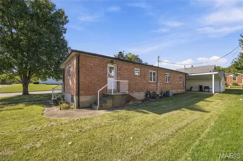 Exterior - 405 W 9th St, Hermann, MO 65041 photo 6 of 14