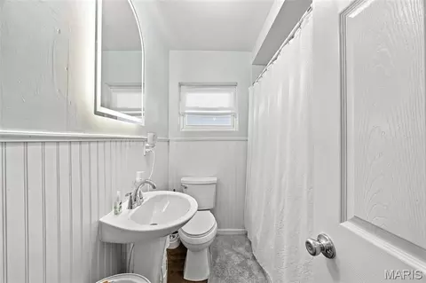 Bath - 405 W 9th St, Hermann, MO 65041 photo 1 of 2