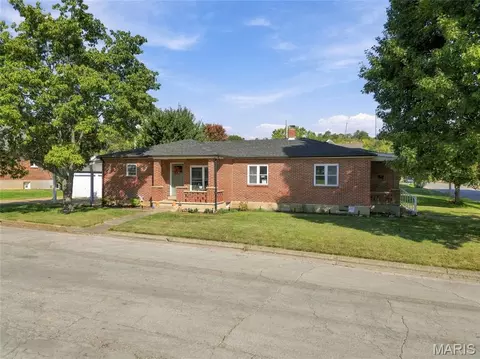 Exterior - 405 W 9th St, Hermann, MO 65041 photo 9 of 14