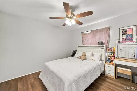 Bedroom - 405 W 9th St, Hermann, MO 65041 photo 7 of 7