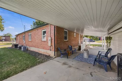 Exterior - 405 W 9th St, Hermann, MO 65041 photo 11 of 14