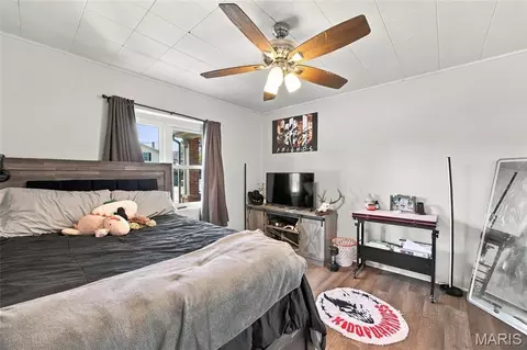 Bedroom - 405 W 9th St, Hermann, MO 65041 photo 4 of 7
