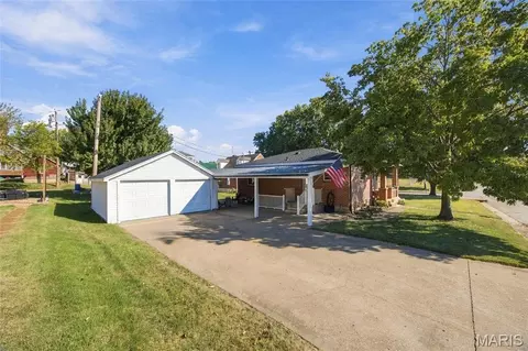 Exterior - 405 W 9th St, Hermann, MO 65041 photo 3 of 14