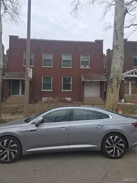 3643 Gasconade St, Saint Louis, MO 63116