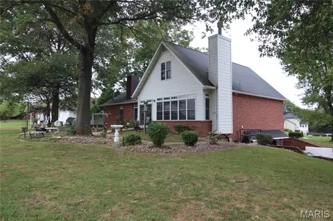 Exterior - 240 Michael Dr, Troy, IL 62294 photo 2 of 6