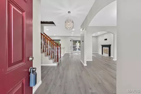 Entry Way - 567 Brook Meadow Dr, Ballwin, MO 63021 photo 1 of 5