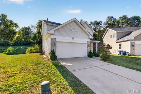 Exterior - 567 Brook Meadow Dr, Ballwin, MO 63021 photo 4 of 28